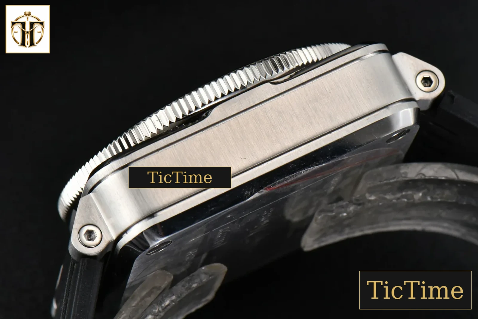 Vintage 03-94 Chronograph 42mm BRF Stainless steel Black Rubber Strap — foto 15