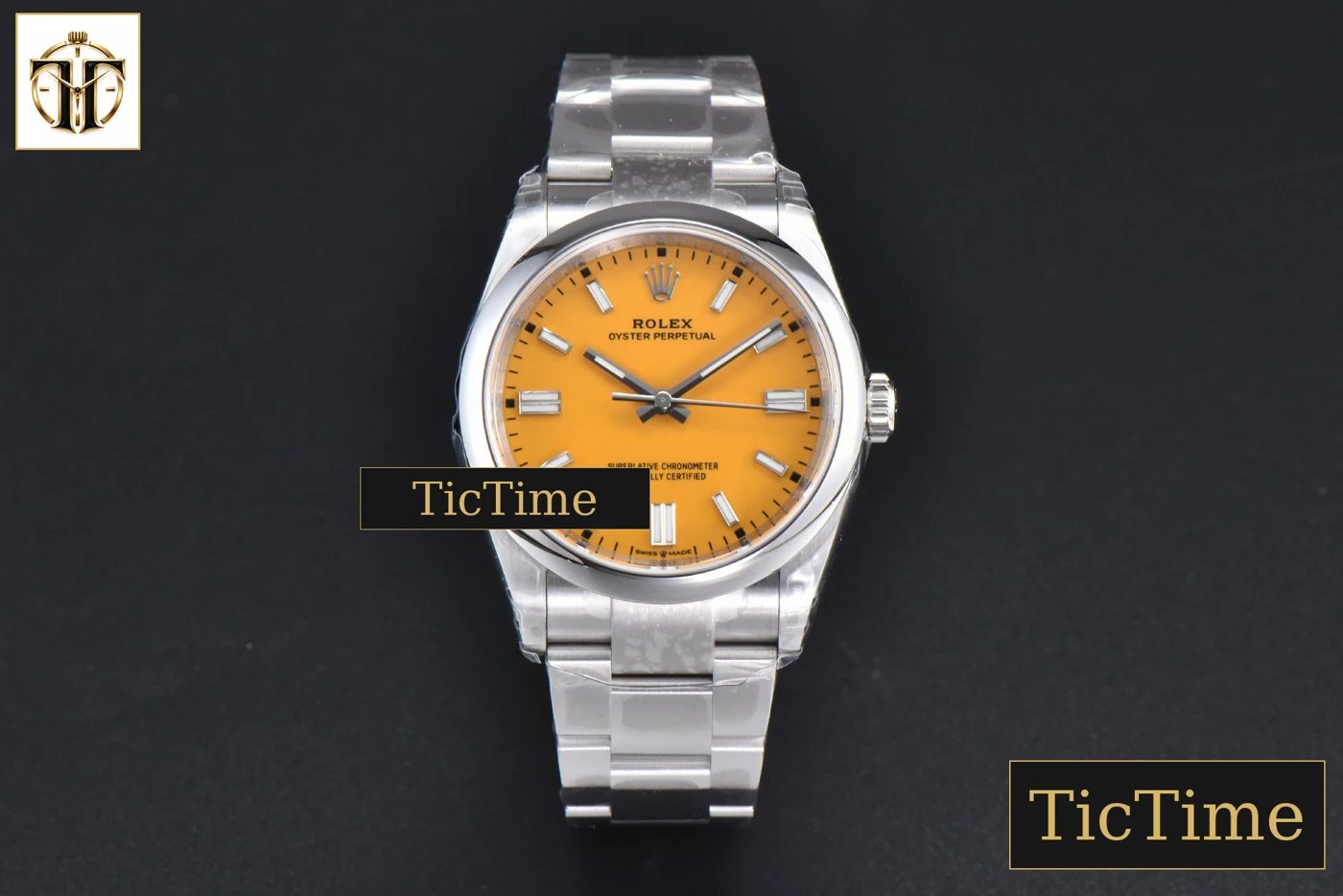 Vista frontal — yster Perpetual 904L 126000 36mm VSF Yellow Dial Oyster Bracelet VS3235