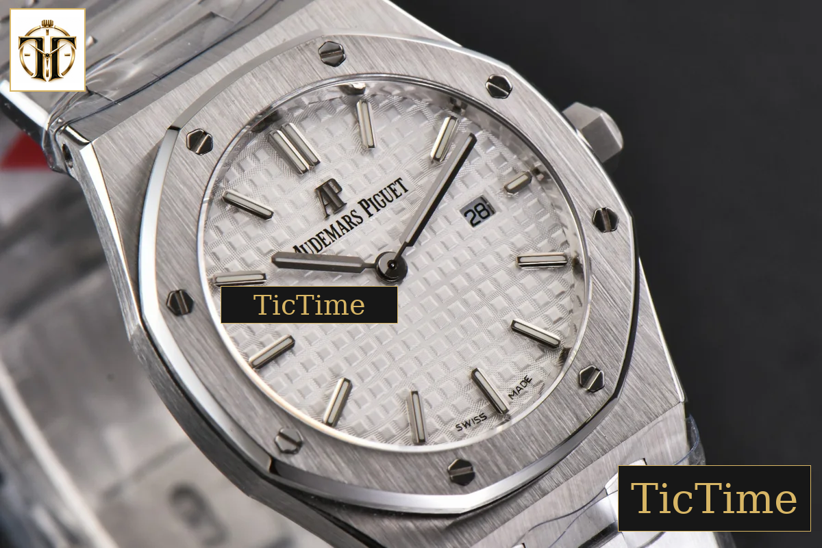 Royal Oak Ladies 33mm 8F White Dial SS Bracelet Swiss Quartz — foto 12