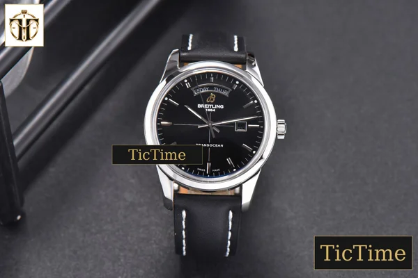 Foto frontal — Transocean Day & Date 43mm V7F Black Dial Black Leather Strap CA145