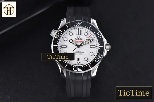 Foto frontal — Seamaster Diver 42mm VSF SS 300M White Dial Rubber Strap VS8800
