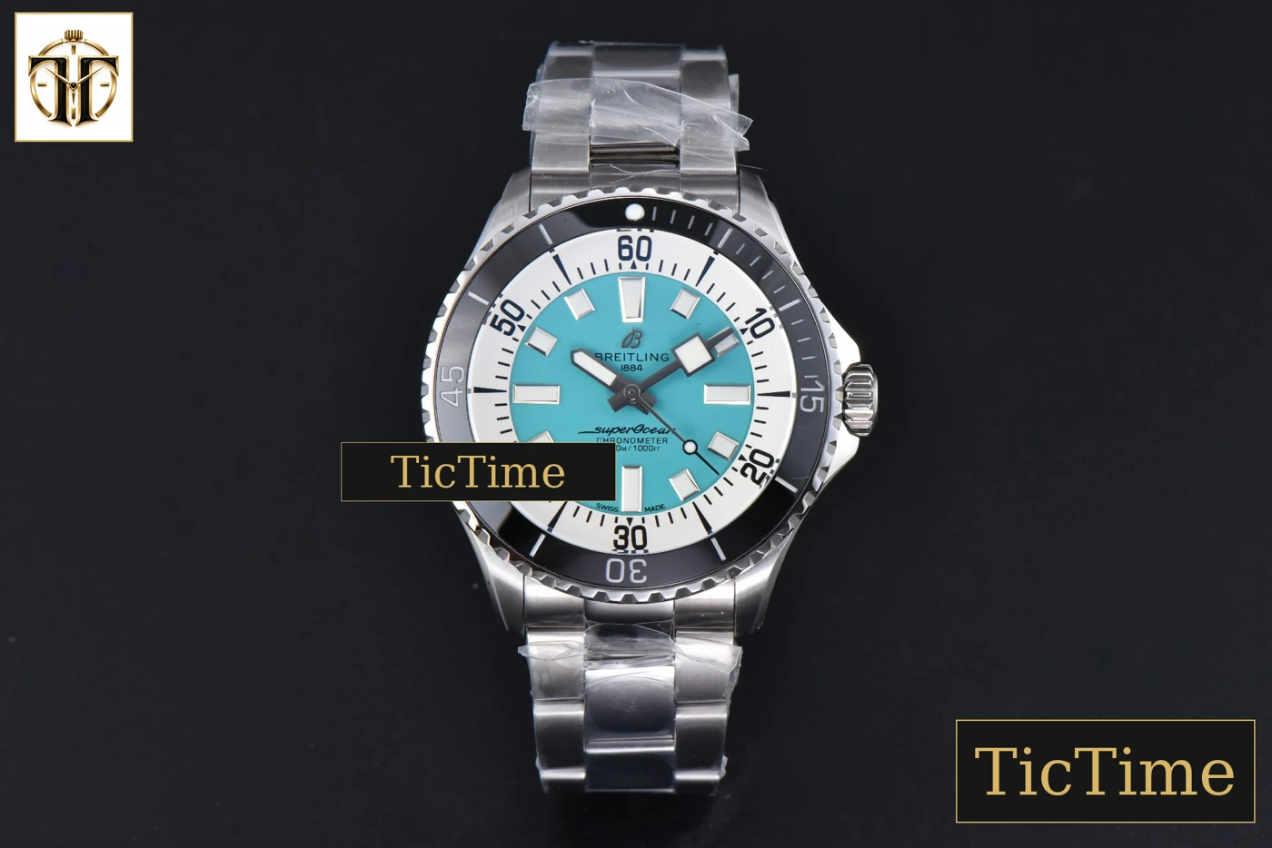 Vista frontal — SuperOcean 44mm TF Tiffany Blue/White Dial SS Bracelet A2824