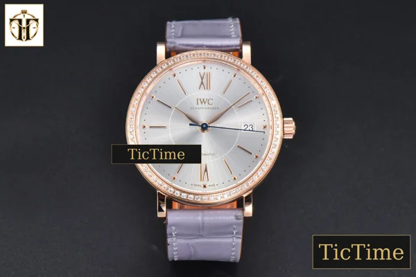 Foto frontal — Portofino 37mm V7F RG Diamond Silver Dial RG Marker Grape Leather Strap A2892