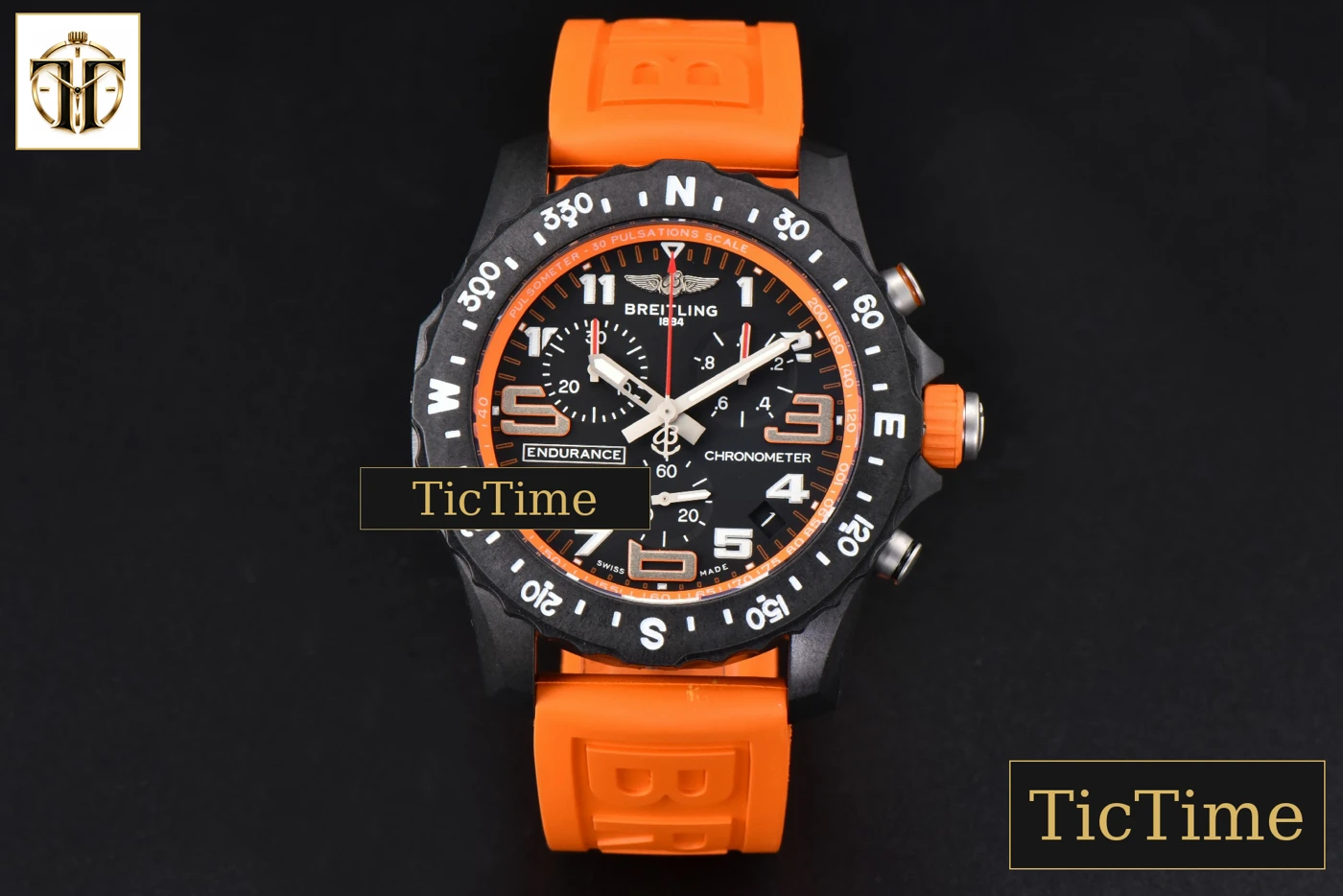 Vista frontal — Endurance Pro 44mm OF Orange Chronometer Dial Orange Rubber Strap Swiss Quartz