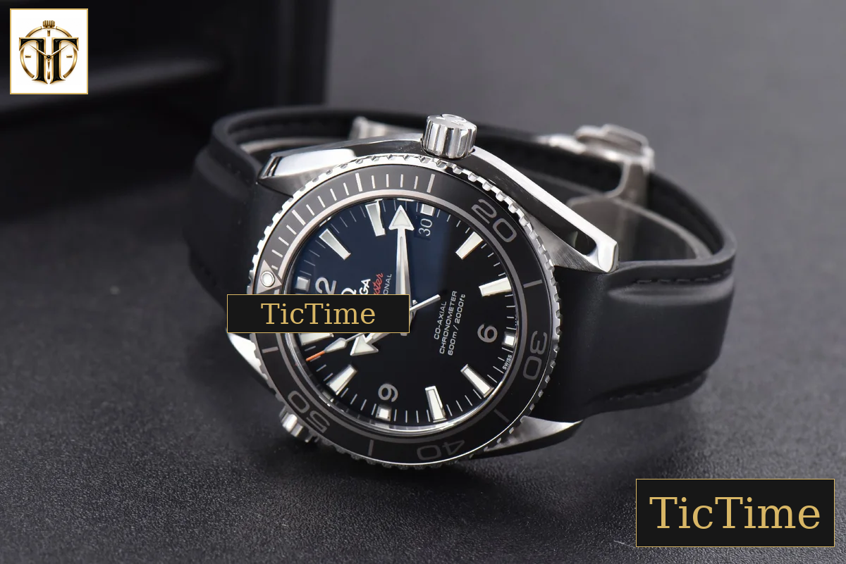 Planet Ocean 600m 42mm VSF Black Dial Rubber Strap A8500 — foto 10