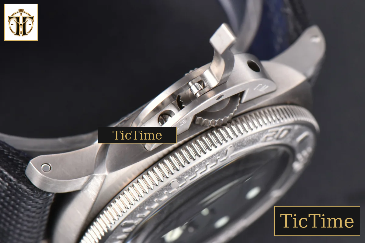 Mike Horn Submersible PAM984 47mm VSF Titanium Black Dial Nylon Strap P9010 — foto 13