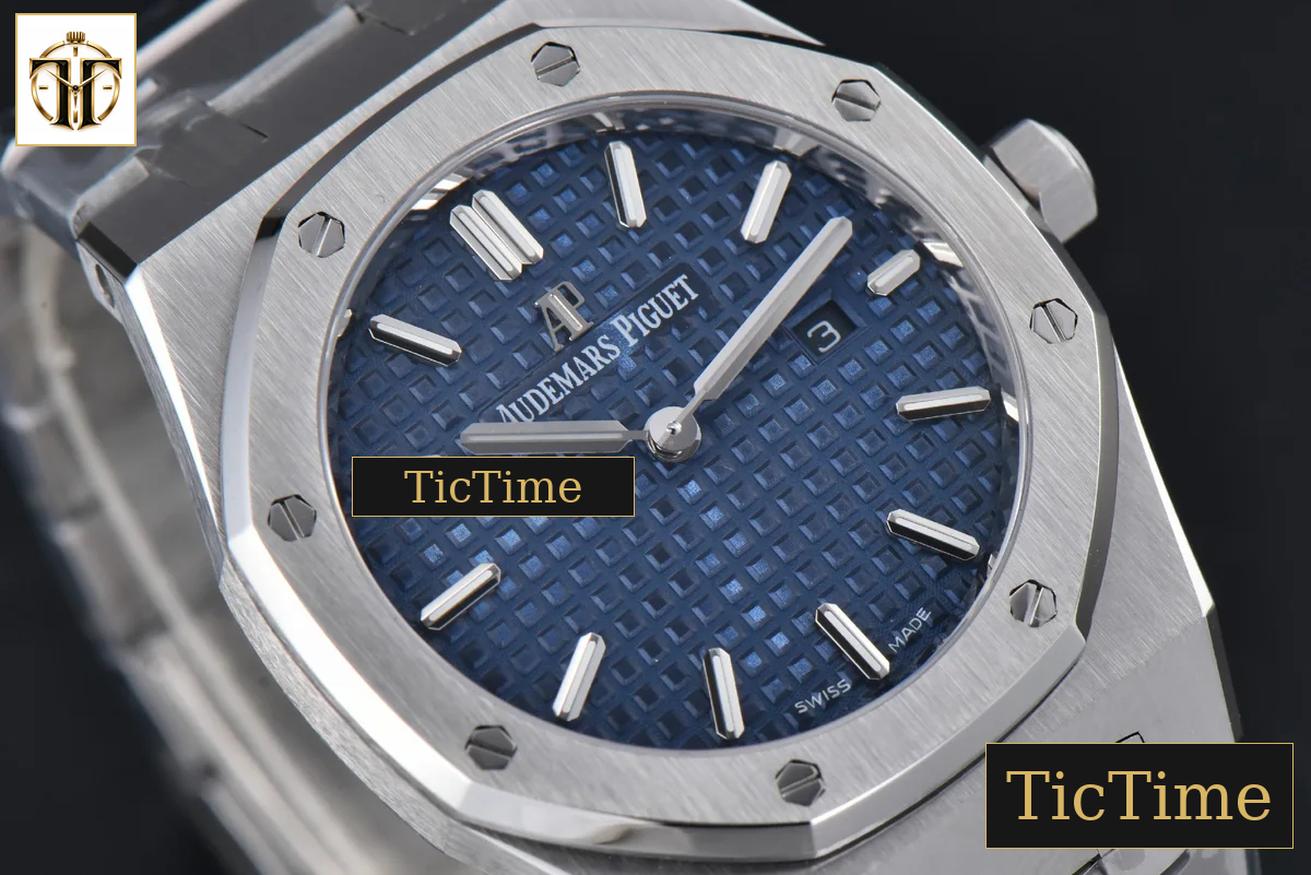 Royal Oak Ladies 67650ST 33mm ZF SS Blue Dial SS Bracelet Quartz — foto 12