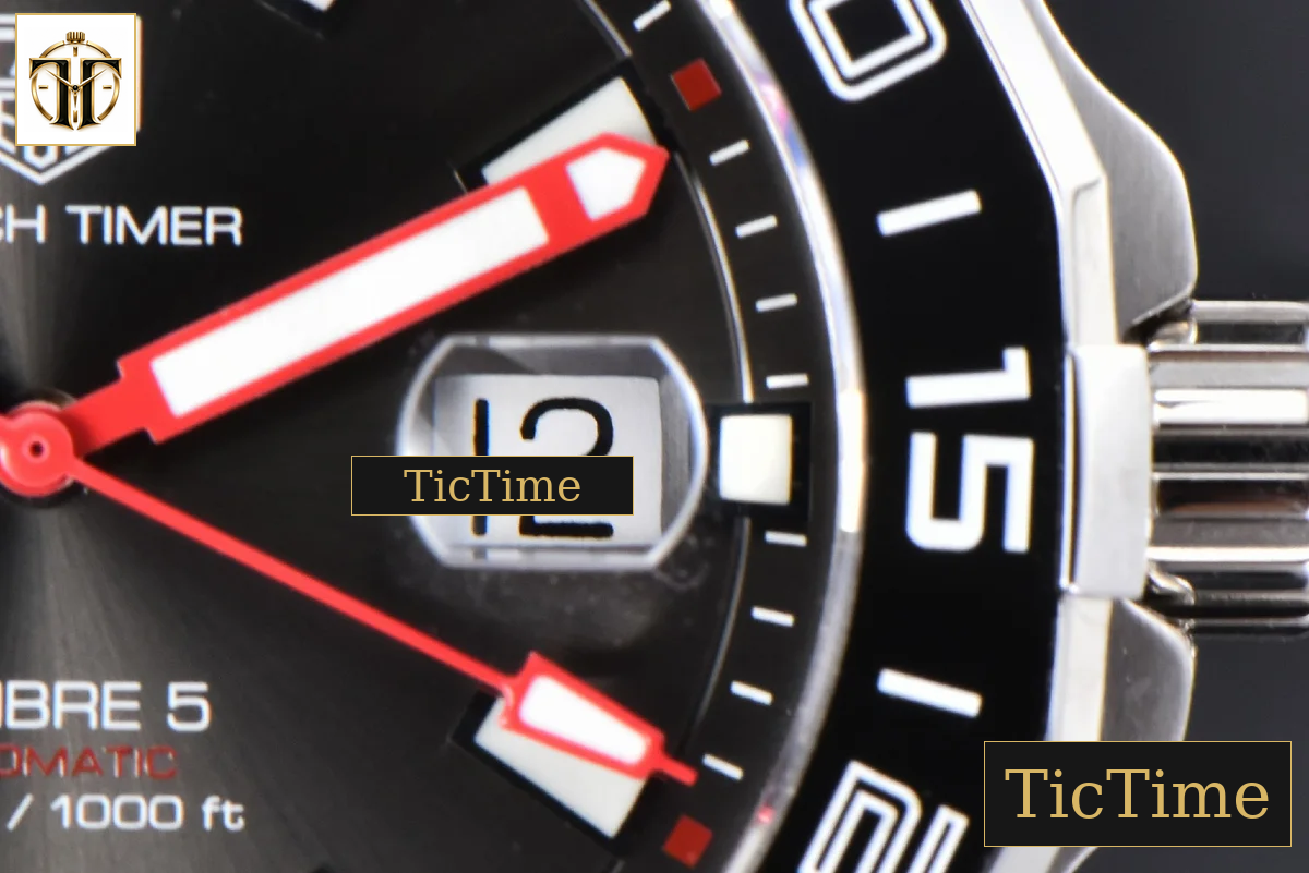 Aquaracer Calibre 5 43mm OF Black Dial Red Hands SS Bracelet Swiss SW200 — foto 10