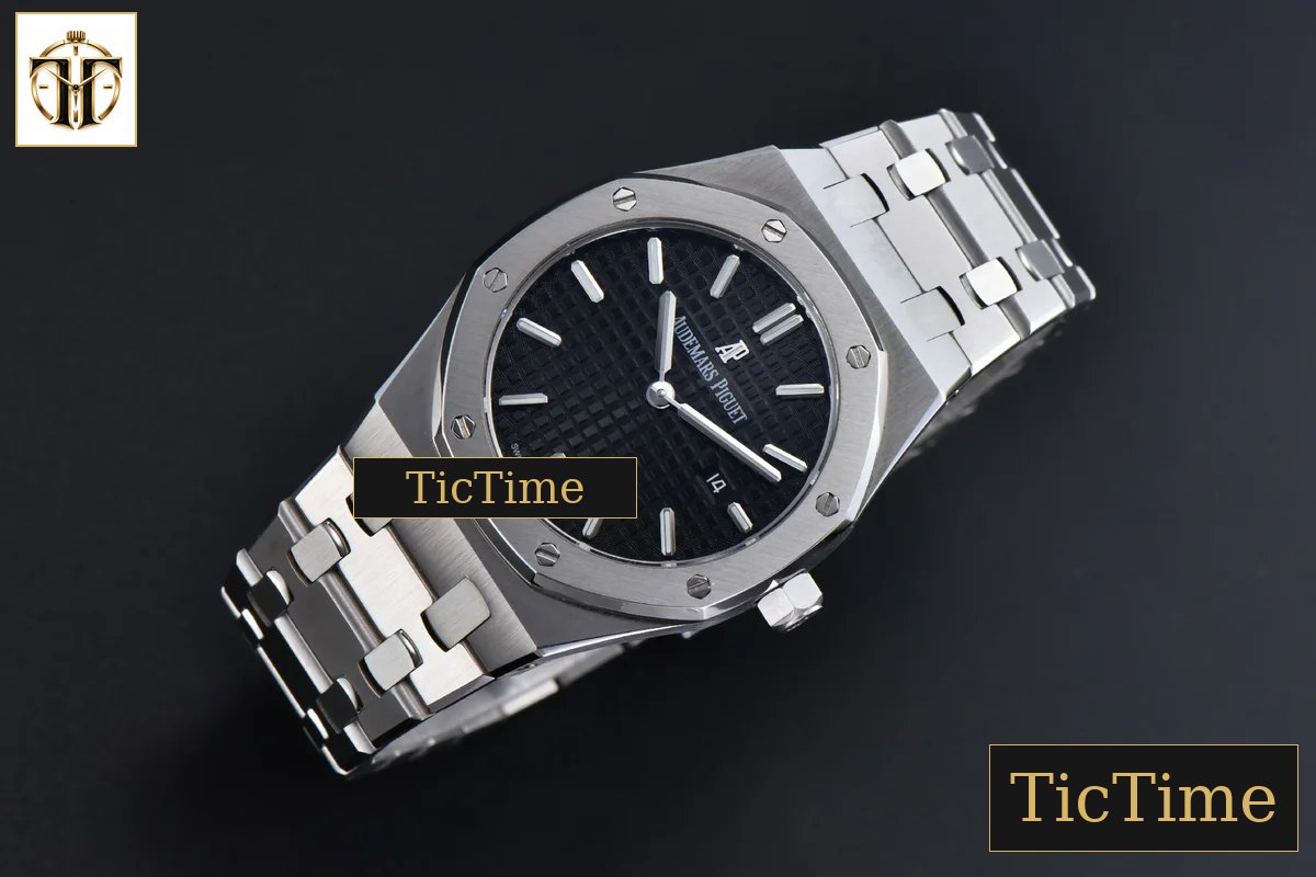 Royal Oak Ladies 67650ST 33mm V7F Black Dial SS Bracelet Quartz — foto 3