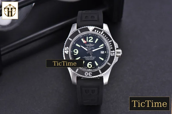 Foto frontal — Superocean Automatic 44mm TF Black Dial Black Rubber Strap A2824