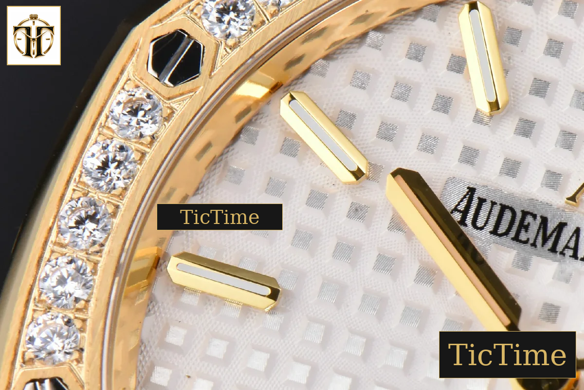 Royal Oak Ladies 67651BA 33mm ZF YG Diamond White Dial YG Bracelet Quartz — foto 7