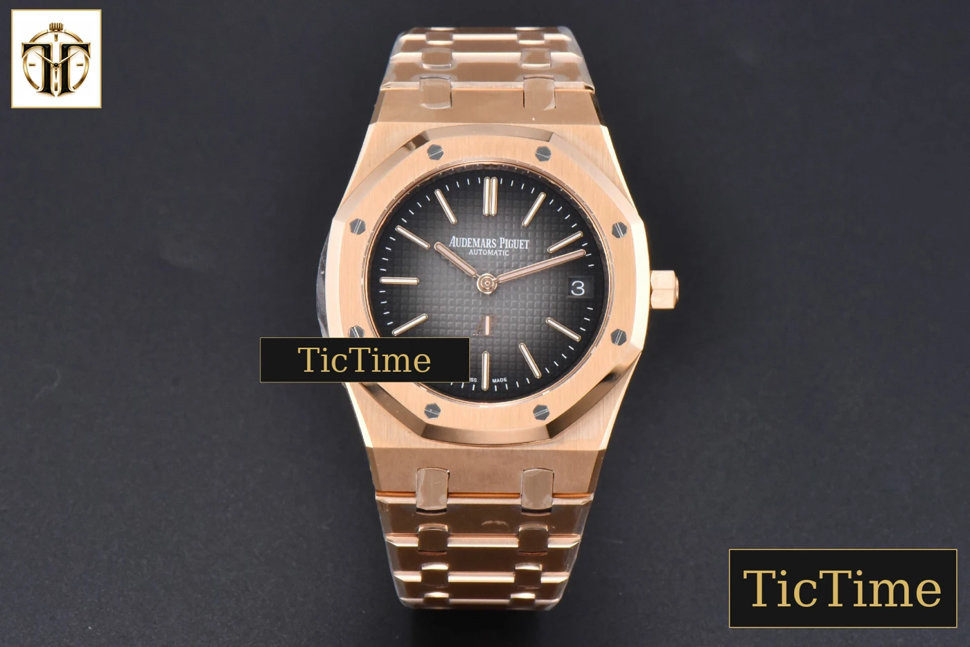 Vista frontal — Royal Oak 16202 39mm ZF RG “50th Anniversary” Gray Textured Dial RG Bracelet A7121