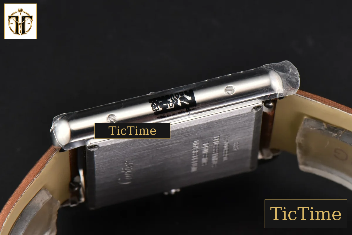 Tank Must Large 33.7×25.5mm K11F Diamond White Dial Brown Smooth Calf Strap Quartz — foto 13