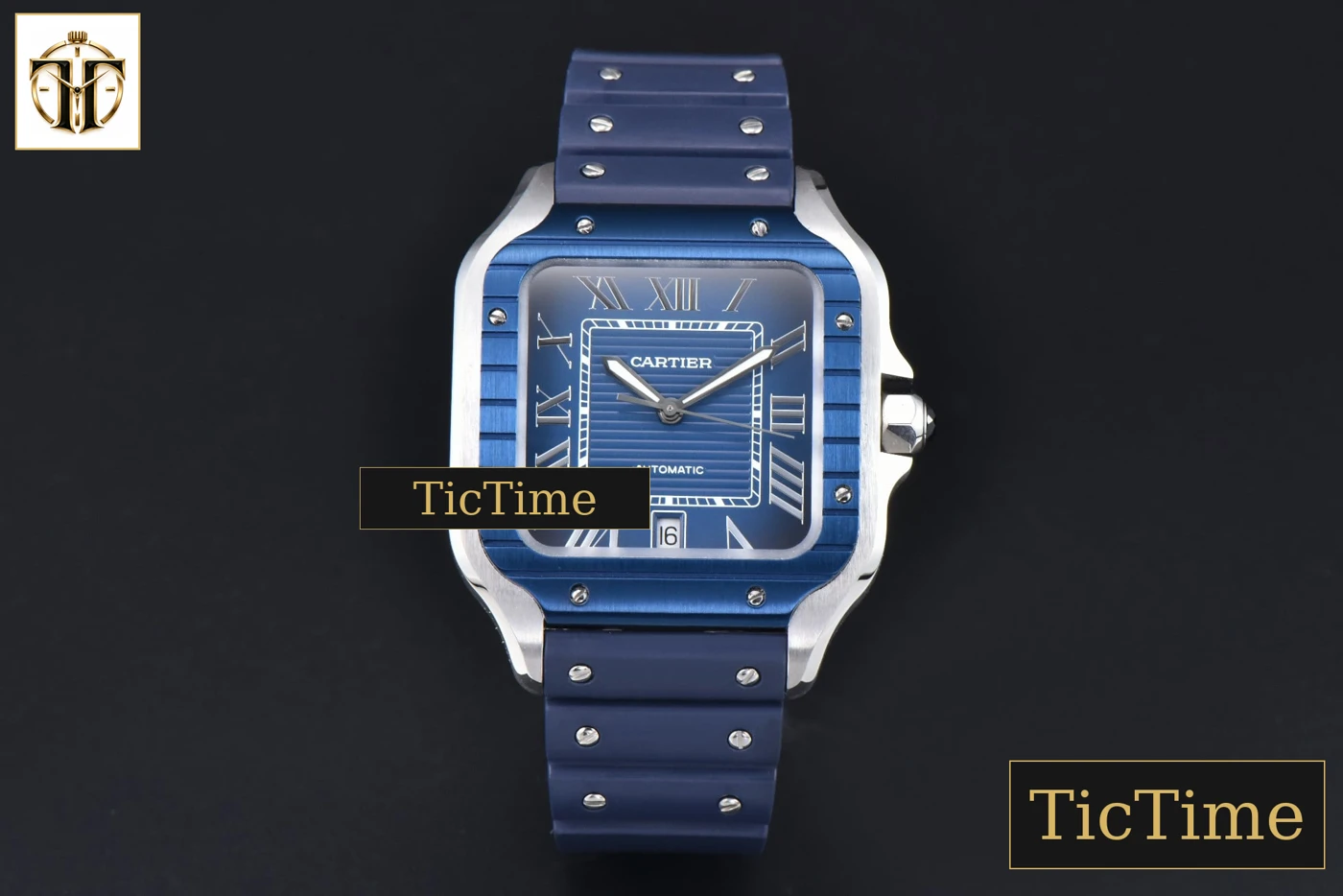 Vista frontal — Santos de Cartier XL 40mm AF SS Blue Dial Blue Bezel Blue Rubber Strap Miyota 9015