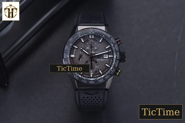 Foto frontal — Calibre Heuer 01 Chrono 43mm XF PVD Gray Dial Black Rubber Strap A1887