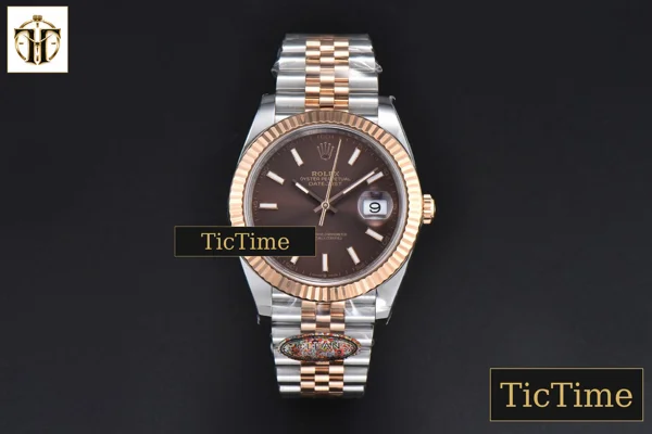 Foto frontal — DateJust 126331 41mm Clean Factory RG/SS Chocolate Dial Jubilee Bracelet VR3235