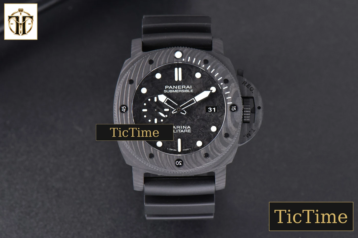 Vista frontal — Carbotech Submersible PAM979 47mm VSF Black Dial Rubber Strap Asia XXXIV