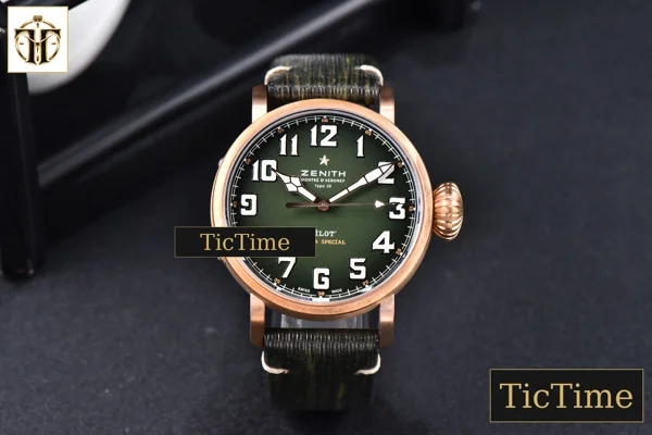 Foto frontal — Pilot Type 20 Extra Special 45mm XF Bronze Green Dial Green Leather Strap A2824