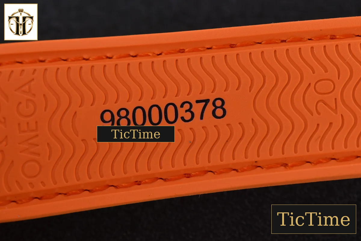 Planet Ocean 600m 42mm VSF Black Dial Orange Bezel Orange Rubber Strap A8500 — foto 23