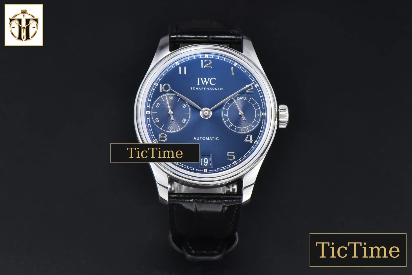 Vista frontal — Portugieser Automatic 7 Days IWC0559B 42mm APSF SS Blue Dial Numeral Markers Black Leather Strap A52010