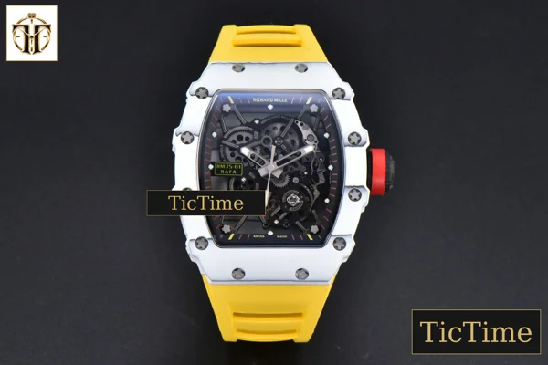 Foto frontal — RM035-02 42mm T+F White Forged Carbon Skeleton Dial Red Crown Yellow Rubber Strap RMUL2