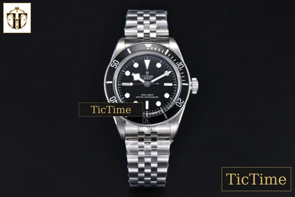 Foto frontal — Heritage Black Bay 41mm ZF SS Black Dial Jubilee Bracelet A2824