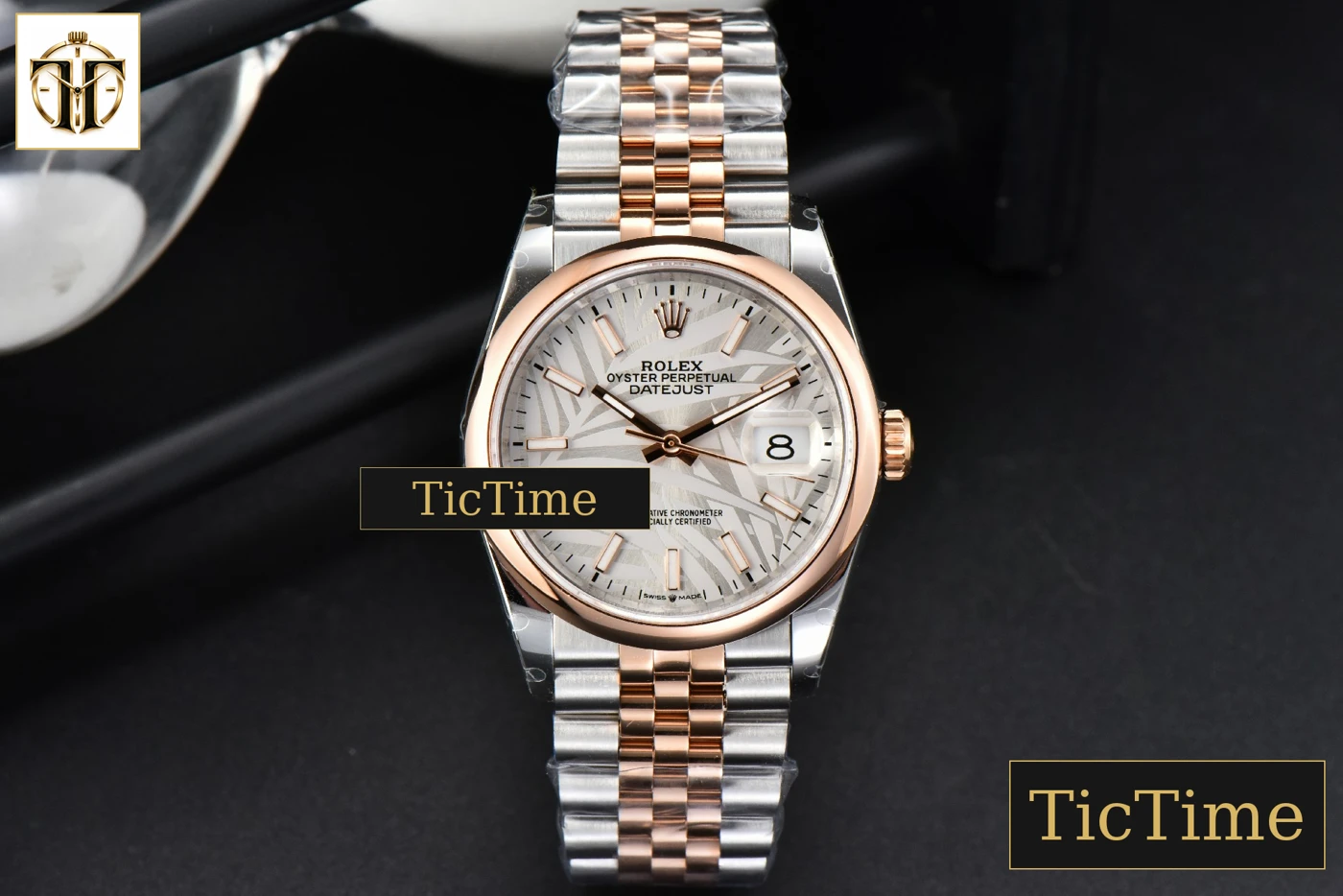 Vista frontal — DateJust 36mm BPF RG/SS Smooth Bezel Silver Plam Dial Jubilee Bracelet A2824