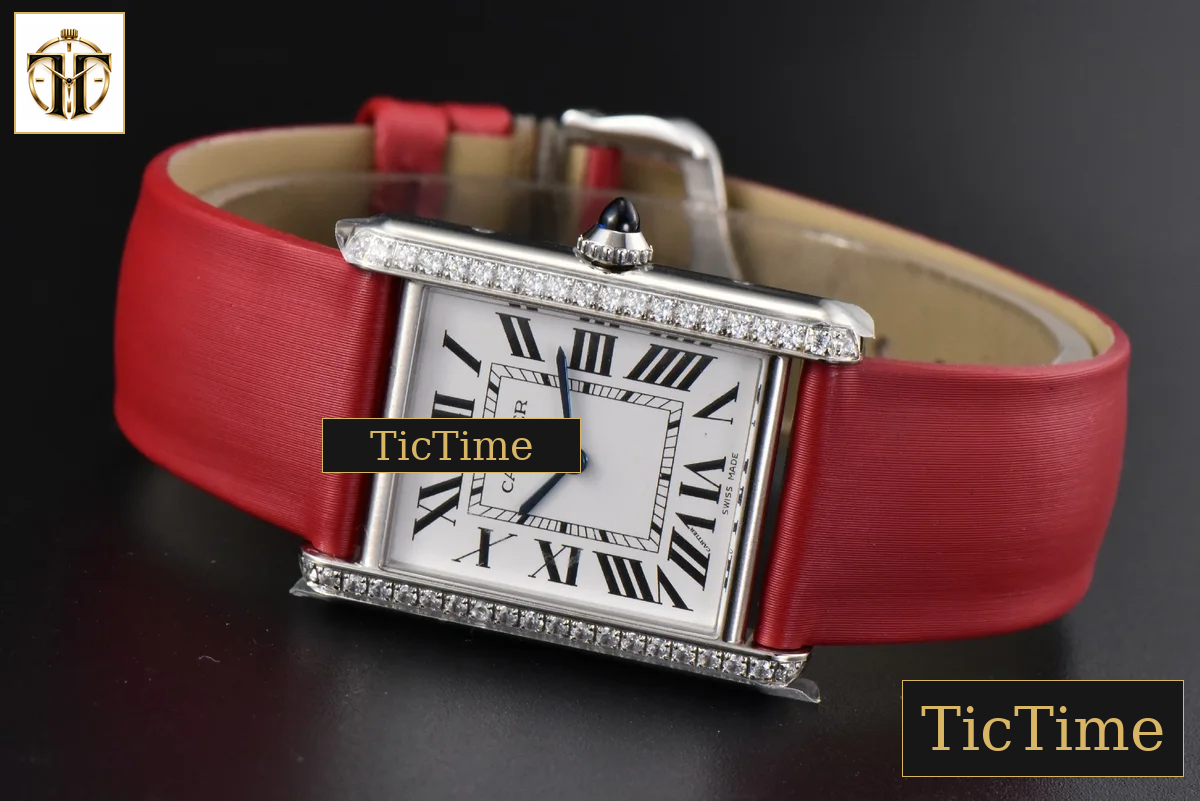 Tank Must Large 33.7×25.5mm K11F Diamond White Dial Red Smooth Calf Strap Quartz — foto 11