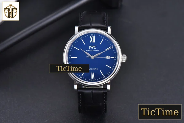 Foto frontal — Portofino ‘150 Years’ 40mm V7F Blue Dial Silver Markers Black Leather Strap / A2892
