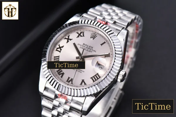 Foto frontal — Datejust 41mm GMF SS Silver Dial Roma Marker Fluted Bezel Jubille Bracelet VR3235