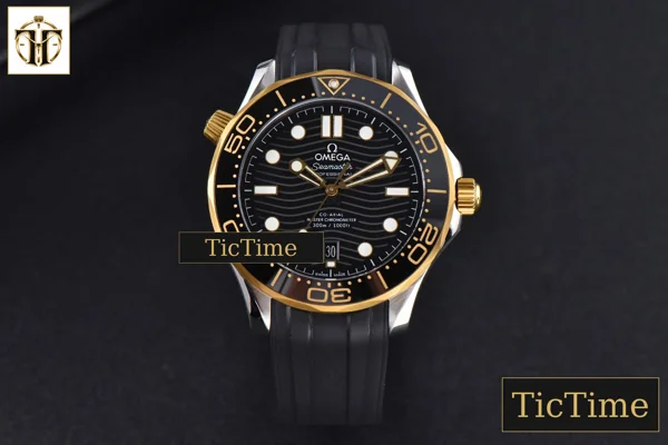Foto frontal — Seamaster Diver 42mm VSF YG/SS 300M Black Dial Rubber Strap VS8800