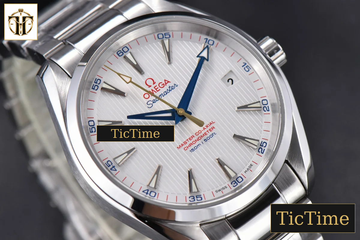 Aqua Terra 150M 41mm VSF White Dial Gold Hand SS Bracelet A8900 — foto 12