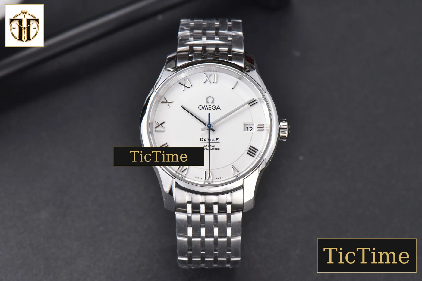 Vista frontal — De Ville Hour Vision 41mm VSF White Dial Roma Marker SS Bracelet A8500