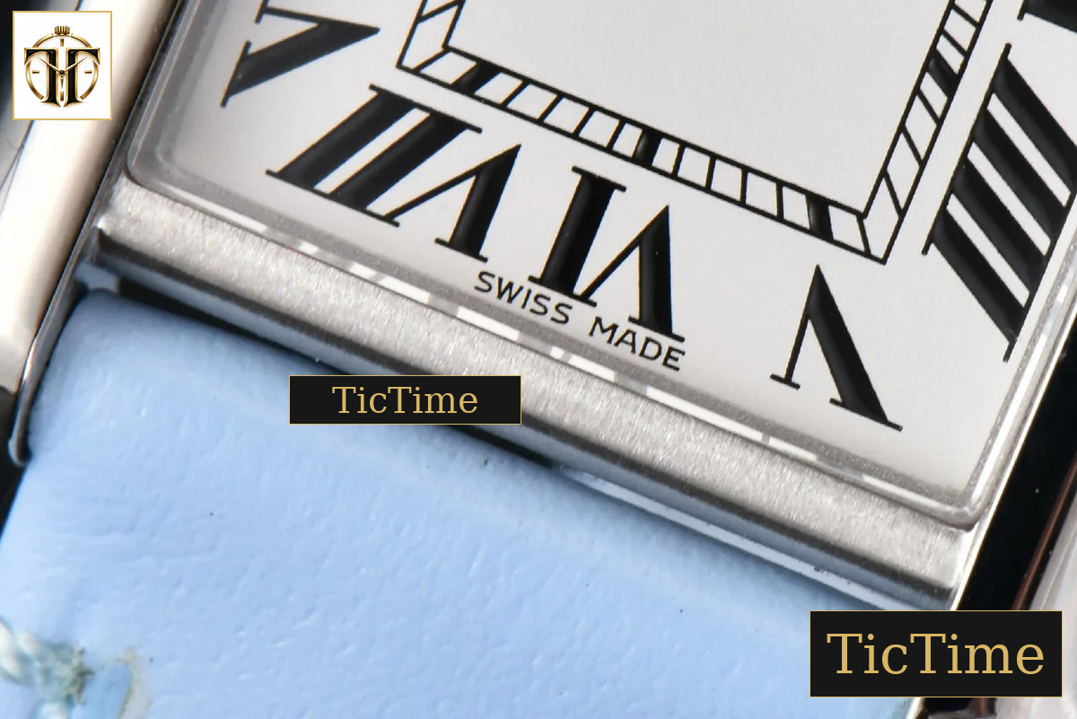 Tank Must Small 29.5×22mm K11F White Dial Blue Smooth Calf Strap Quartz — foto 7