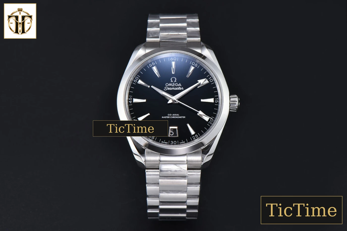 Vista frontal — Aqua Terra 150M 41mm VSF SS Black Smooth Dial Silver Hand SS Bracelet A8900