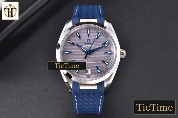 Foto frontal — Aqua Terra 150M Seamaster 41mm VSF Gray Dial Blue Hands Blue Rubber Strap A8900