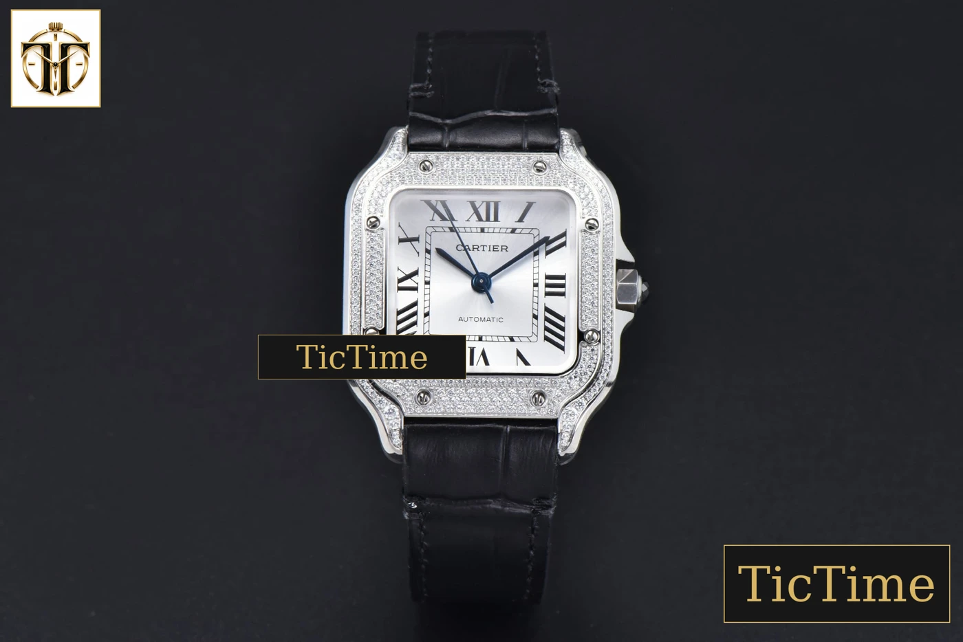 Vista frontal — Santos de Cartier Medium 35mm AF SS White Dial Diamond Bezel Black Leather Strap Miyota 9015