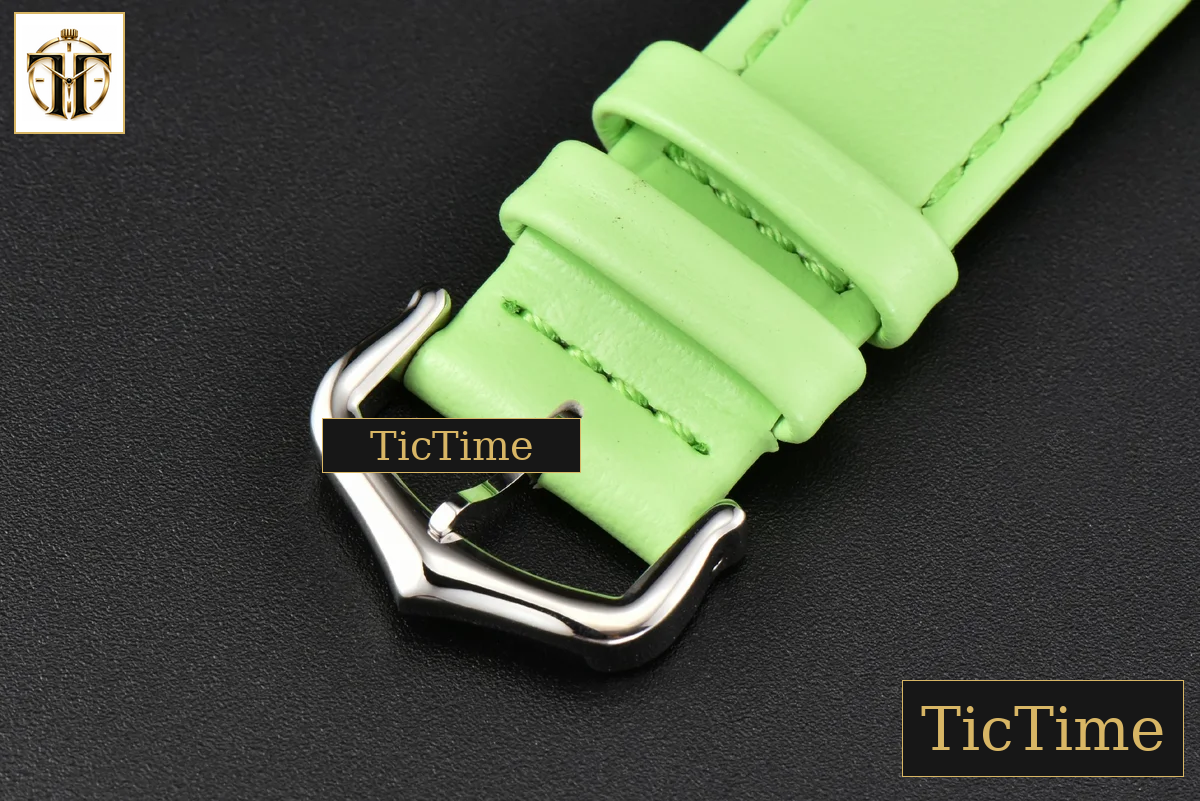Tank Must Large 33.7×25.5mm K11F White Dial Green Smooth Calf Strap Quartz — foto 22