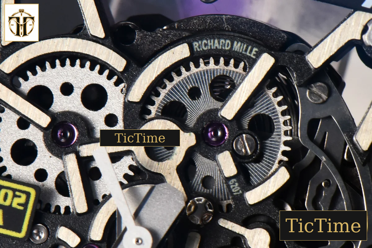RM035-02 42mm T+F Black Forged Carbon Skeleton Dial Green Crown Purple Rubber Strap RMUL2 — foto 6