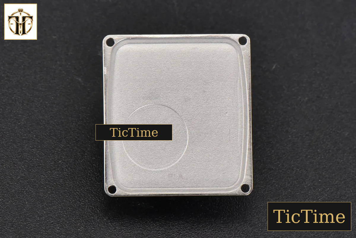 Tank Must Small 29.5×22mm K11F White Dial Blue Smooth Calf Strap Quartz — foto 15