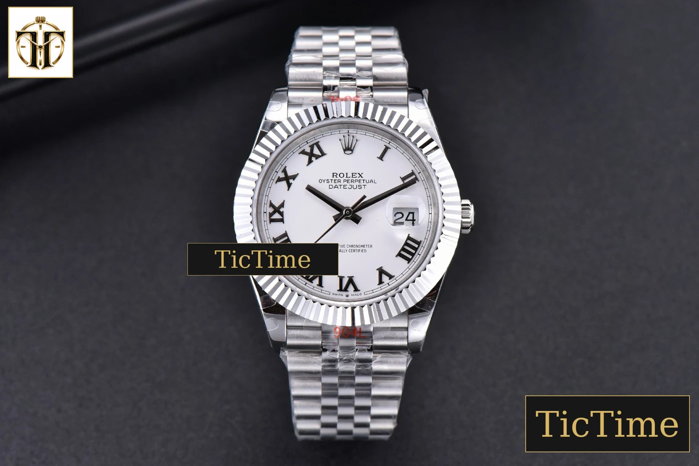 Vista frontal — Datejust 41mm GMF SS White Dial Roma Marker Fluted Bezel Jubille Bracelet VR3235