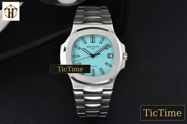 Foto frontal — Nautilus 5711 40mm 3KF Tiffany Blue Dial SS Bracelet V3 A324CS
