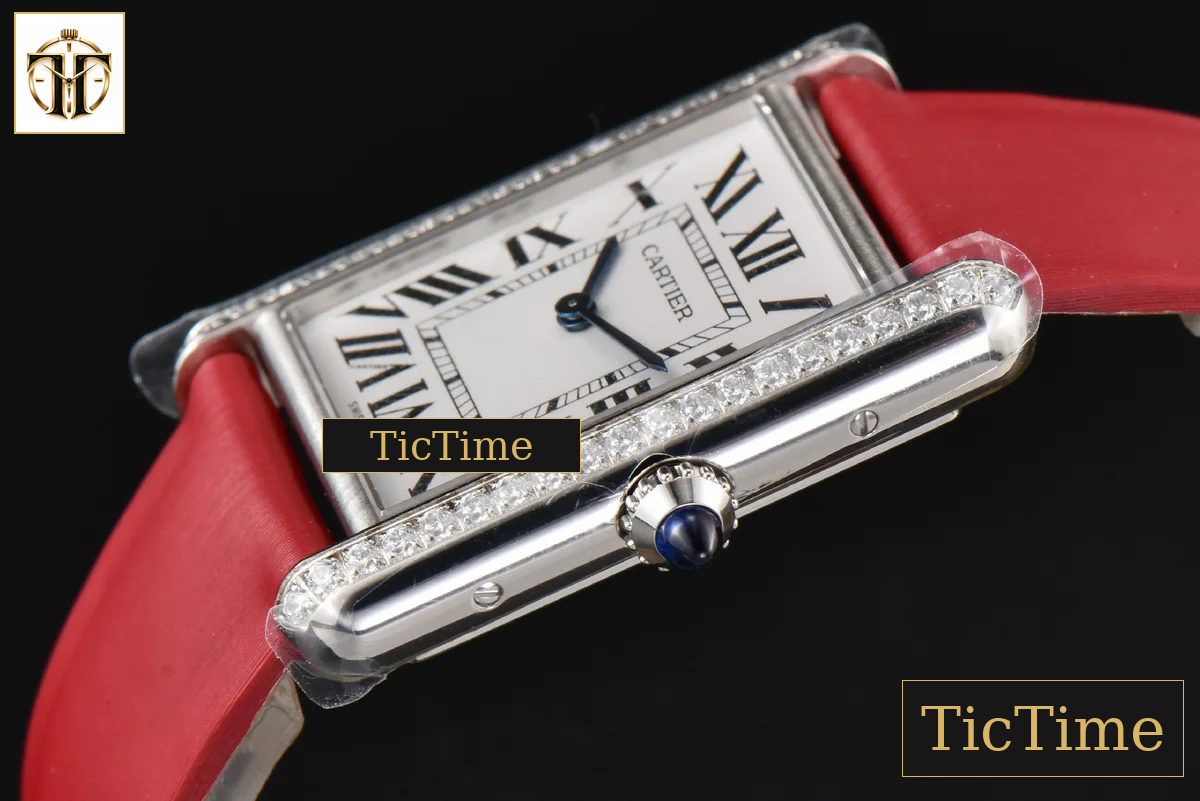 Tank Must Large 33.7×25.5mm K11F Diamond White Dial Red Smooth Calf Strap Quartz — foto 9