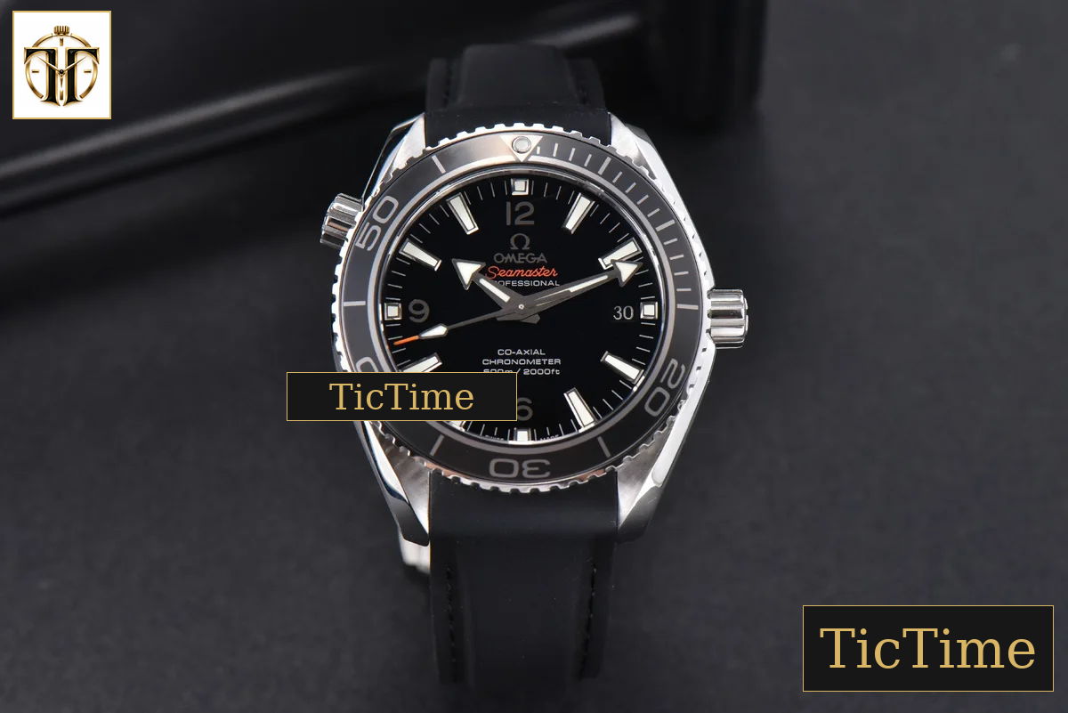 Planet Ocean 600m 42mm VSF Black Dial Rubber Strap A8500 — foto 3
