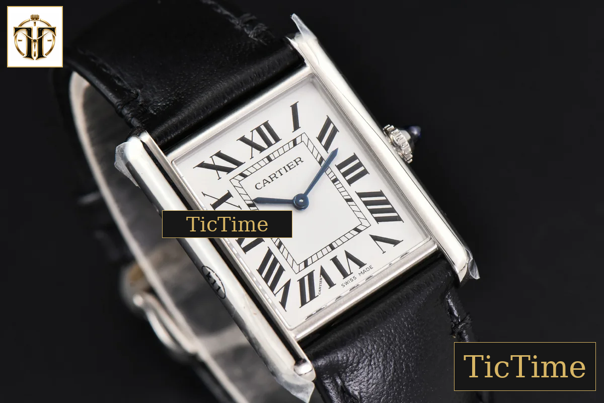 Tank Must Large 33.7×25.5mm K11F White Dial Smooth Black Strap Quartz — foto 9
