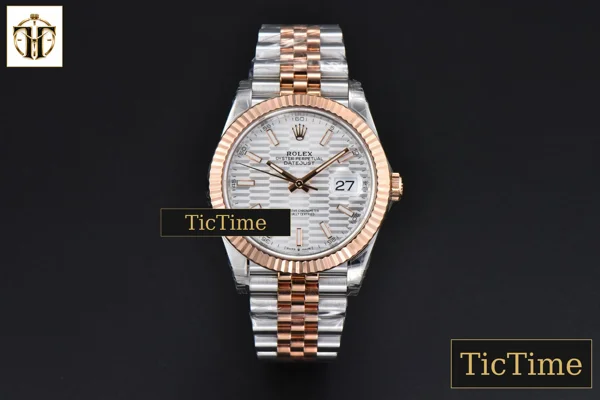 Foto frontal — DateJust 126331 41mm VSF RG/SS Silver Motif Dial Jubilee Bracelet VS3235