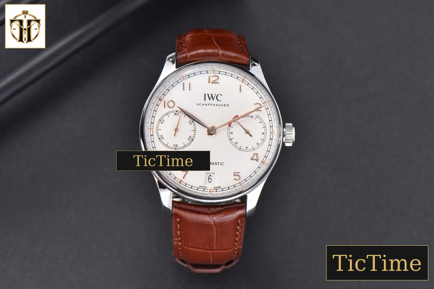 Vista frontal — Portuguese PR IW500114 42mm ZF White Dial RG Marker Brown Leather Strap A51011