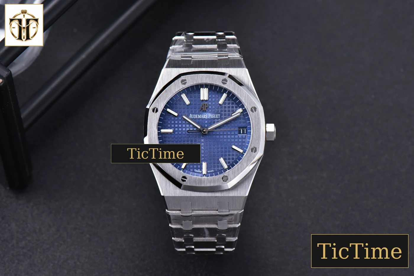 Vista frontal — Royal Oak 15500 41mm OMF Blue Textured Dial SS Bracelet V2 Miyota 9015