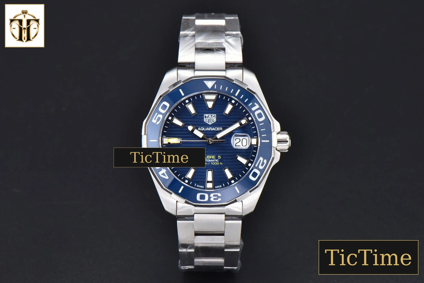 Vista frontal — Aquaracer Calibre 5 43mm OF Blue Dial Silver Hand SS Bracelet SW200