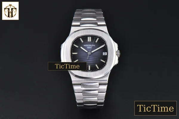 Foto frontal — Nautilus 5711 PPF SS Blue Textured Dial SS Bracelet 324CS V4